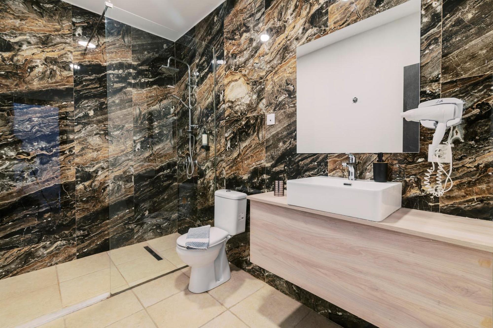 Bamboo Hotel Lalyssos